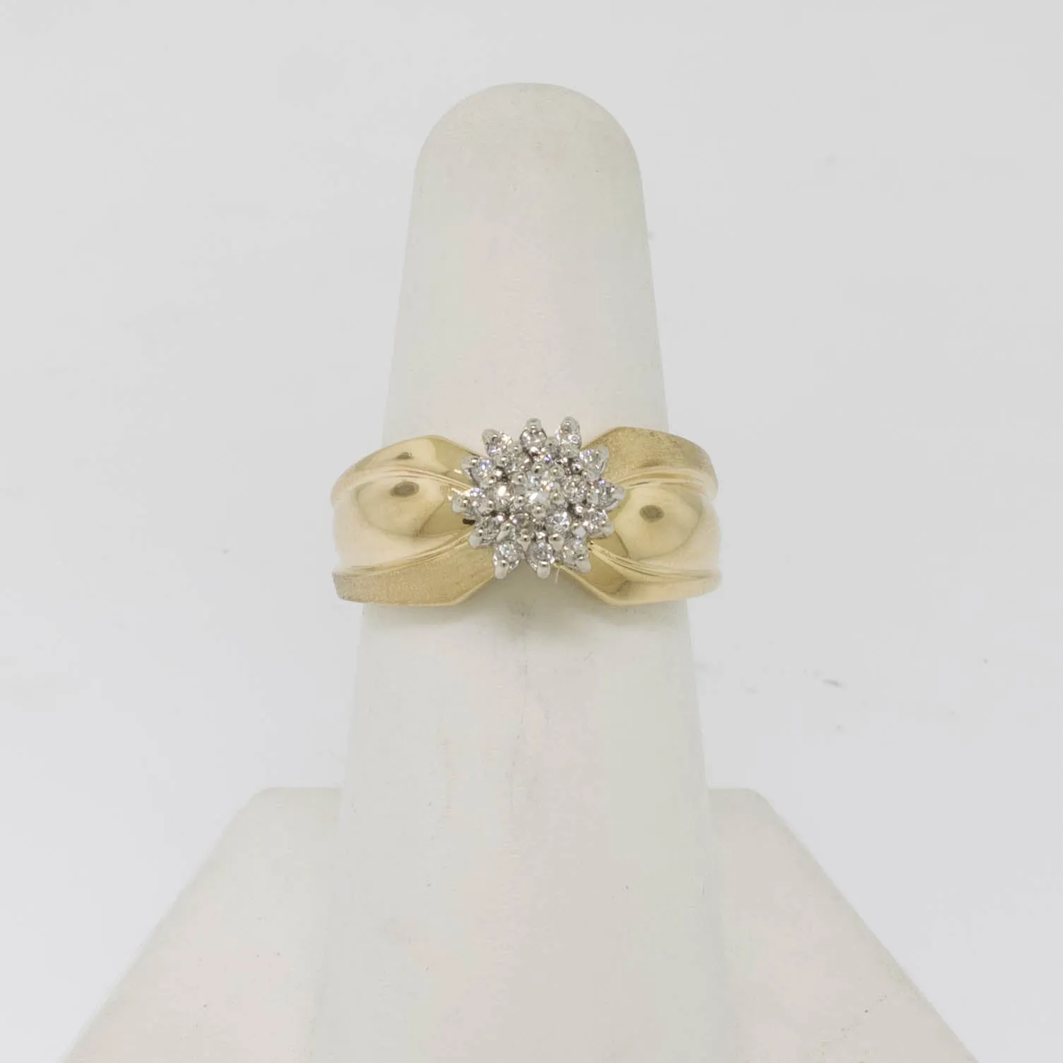 14K Yellow/White Gold Diamond Cluster Ring 0.21 CTTW Size 6.5 Preowned Jewelry