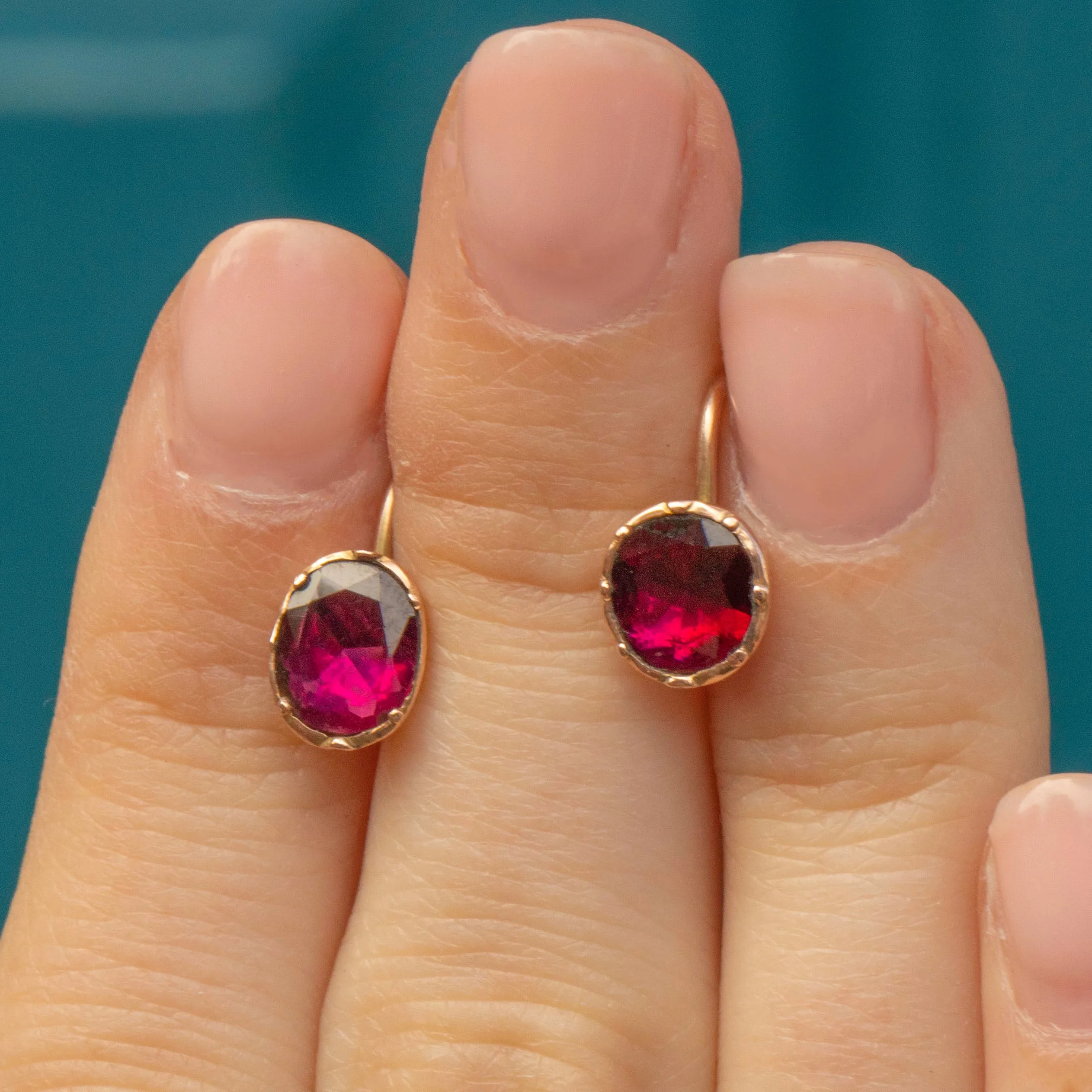 Antique 9ct Gold Flat-Cut Garnet Earrings