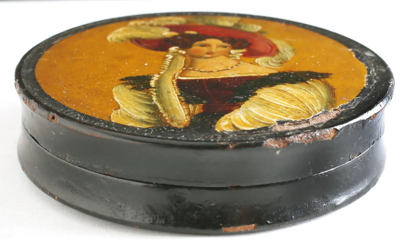 CHARMING EUROPEAN SNUFF BOX