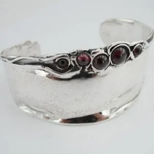 Hadar Designers Impressive Handmade Sterling Silver Garnet Cuff Bracelet