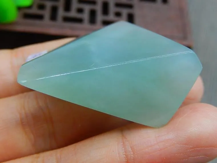 Natural Jade Rough Jadeite Raw (25g, 36X32X14mm)