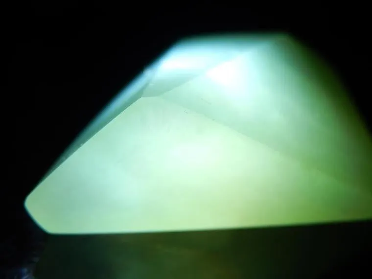 Natural Jade Rough Jadeite Raw (25g, 36X32X14mm)