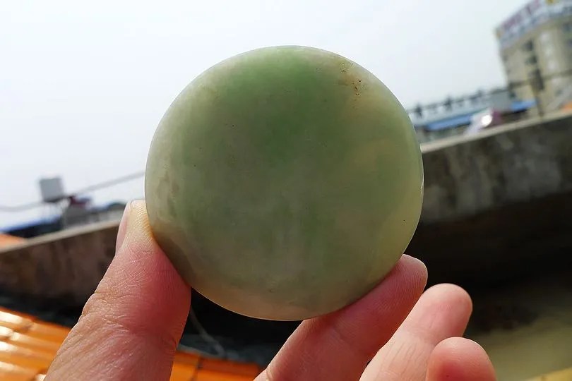 Natural Jade Rough Jadeite Raw (96g,5.2X5.2X1.4cm)