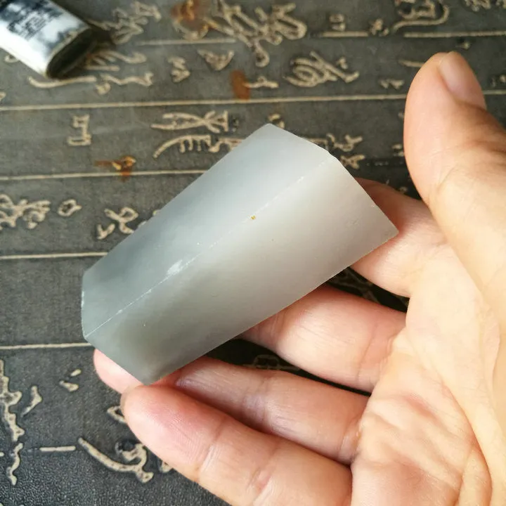 Natural Kunlun Jade Rough Nephrite Raw (112g, 5.5X2.9X1.8cm)