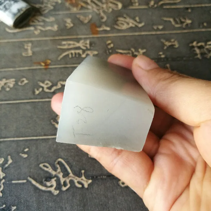 Natural Kunlun Jade Rough Nephrite Raw (112g, 5.5X2.9X1.8cm)