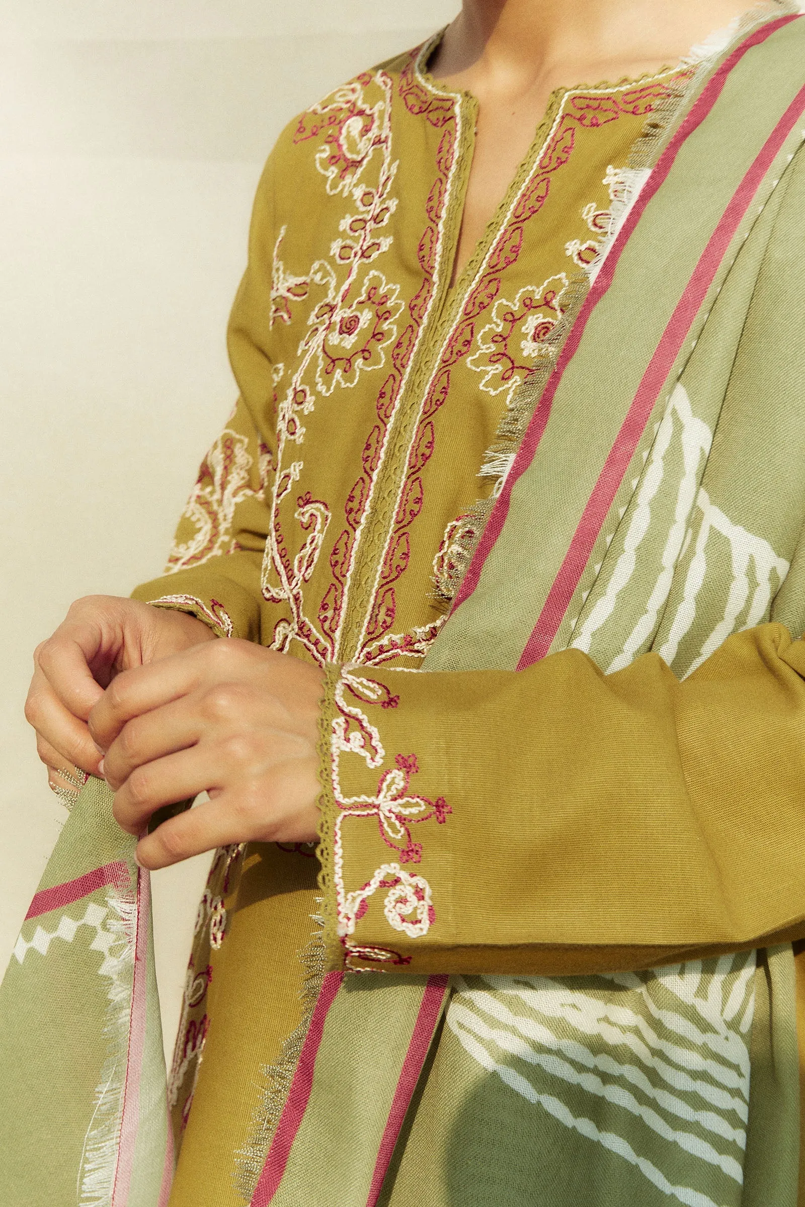 Zara Shahjahan - Coco-D5-A Peridot